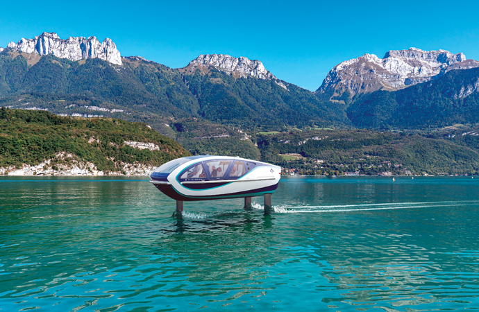 SeaBubble hybrid boat on Lake Annecy, France / Photo: Courtesy of SeaBubbles